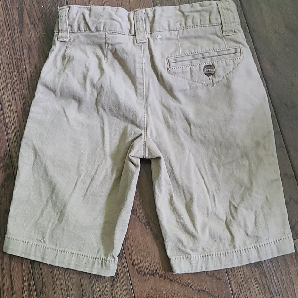Tan shorts - Picture 2 of 4